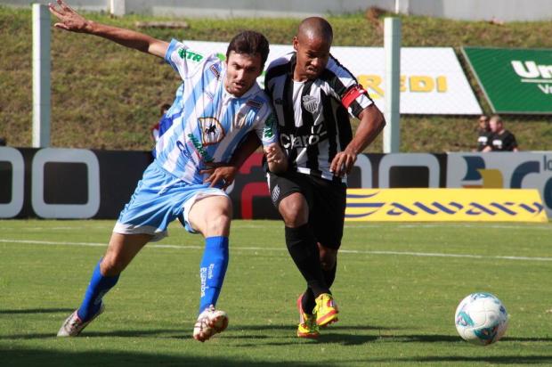 Lajeadense mantém invencibilidade contra o Santa Cruz e se classifica em 1º lugar geral na Taça Piratini Frederico Sehn/Especial Lajeadense mantém invencibilidade contra o Santa Cruz e se classifica em 1º lugar geral na Taça Piratini Frederico Sehn/Especial