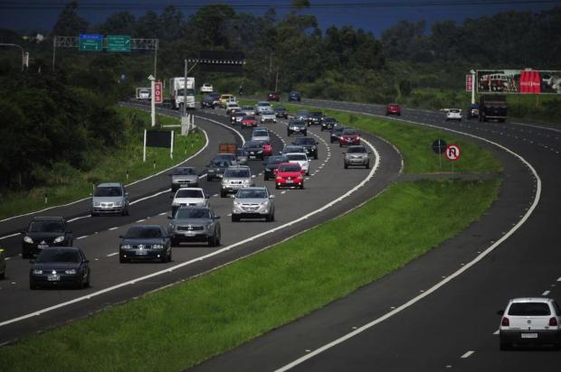 Freeway tem movimento intenso na noite deste domingo Félix Zucco/Agencia RBS Freeway tem movimento intenso na noite deste domingo Félix Zucco/Agencia RBS