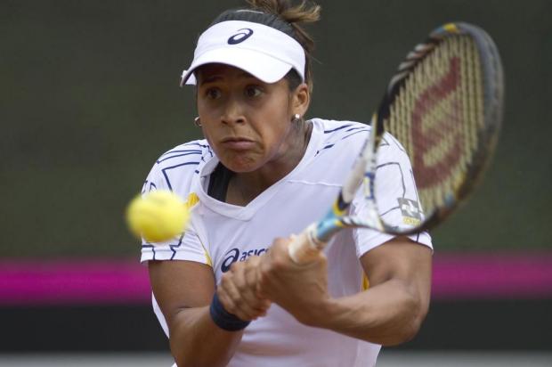 Teliana Pereira é vice-campeã da chave de duplas no WTA de Cali, na Colômbia AFP PHOTO/Raul ARBOLEDAPHOTO/Raul ARBOLEDA/AFP