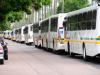 Na Avenida João Pessoa, foi registrada uma longa fila de veículos coletivos desde o terminal da Avenida Bento Gonçalves até o centro da capital gaúcha