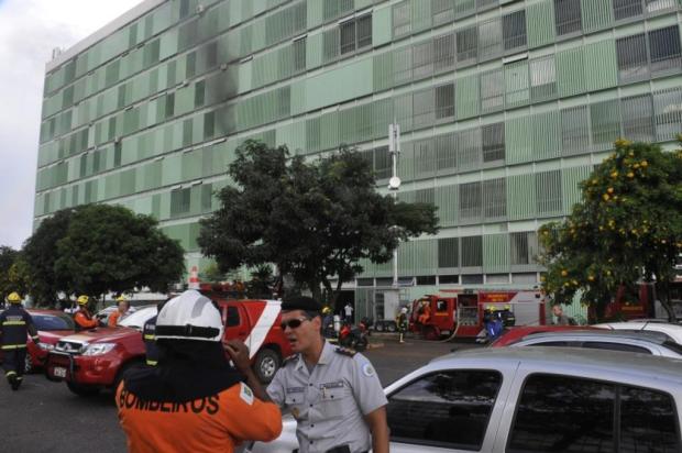 Incêndio atinge prédio dos ministérios das Comunicações e dos Transportes  José Cruz/ABR