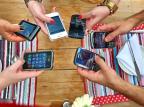 Smartphone supera celular comum em vendas Jean Schwarz/Agencia RBS Smartphone supera celular comum em vendas Jean Schwarz/Agencia RBS