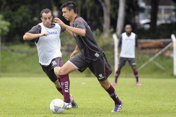 Renato Medeiros comemora primeira decisão em seu retorno ao Brasil Juan Barbosa/Agência RBS