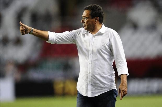 Após 3 a 0, Luxa avalia: "Temos um grande elenco, mas ainda não temos um time" Mauro Vieira/ Após 3 a 0, Luxa avalia: "Temos um grande elenco, mas ainda não temos um time" Mauro Vieira/