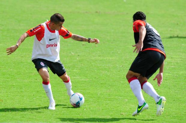 Gre-Nal marca os 200 jogos do argentino D'Ale no Inter e é o 17º clássico do meia Ronaldo Bernardi/Agência RBS/