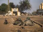 Soldados do Mali abrem fogo contra prefeitura de Gao JOEL SAGET/AFP Soldados do Mali abrem fogo contra prefeitura de Gao JOEL SAGET/AFP