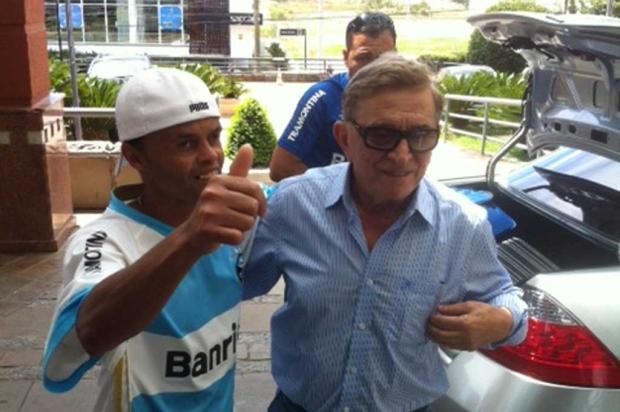 Koff explica time misto e diz que reforços podem chegar se o Grêmio avançar às oitavas da Libertadores Leandro Behs/Agência RBS/ Koff explica time misto e diz que reforços podem chegar se o Grêmio avançar às oitavas da Libertadores Leandro Behs/Agência RBS/