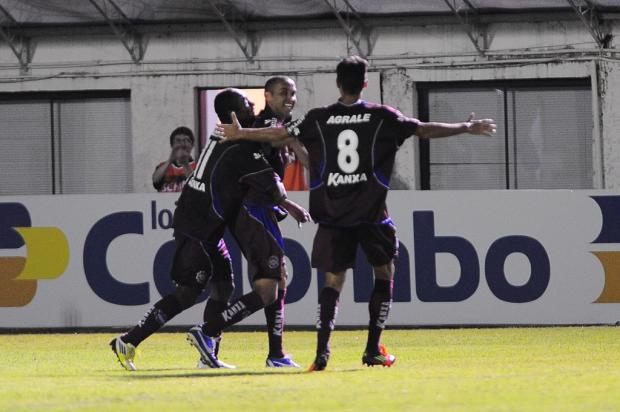 Depois de ficar um ano afastado por lesão, Michel comemora primeiro gol com a camisa do Caxias Porhus Junior/ Agência RBS/