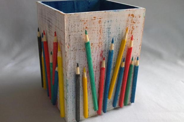Volta às aulas: em passo a passo, saiba como fazer um colorido porta-lápis Mercur/Divulgação