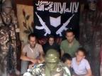 Família francesa sequestrada em Camarões aparece em vídeo na internet Reprodução YouTube/AFP