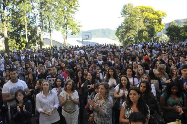 Mais de 15 minutos de barulho marcam homenagem às vítimas da Kiss Fernanda Ramos/especial