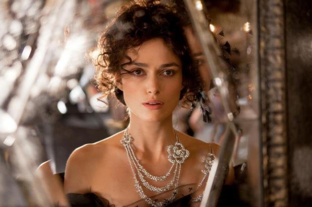 A moda luxuosa e sofisticada da aristocracia russa é destaque no filme 'Anna Karenina'  0/Divulgação