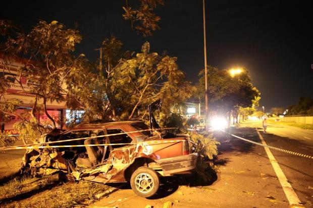 Homem morre em acidente na zona norte de Porto Alegre Jefferson Botega/Agencia RBS Homem morre em acidente na zona norte de Porto Alegre Jefferson Botega/Agencia RBS