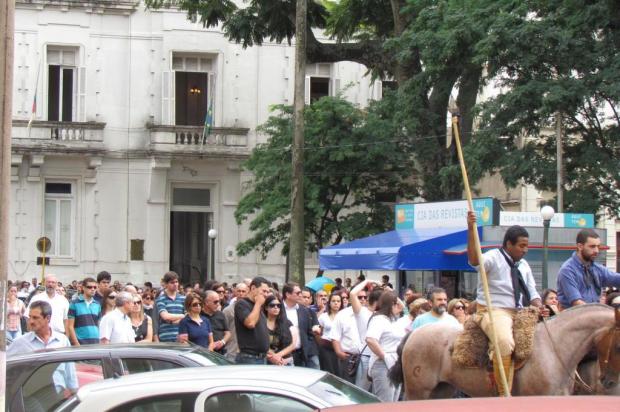 "Ele merecia essa homenagem", diz amigo que organizou cavalgada em enterro da 240ª vítima Alessandra Silveira Barros/Especial "Ele merecia essa homenagem", diz amigo que organizou cavalgada em enterro da 240ª vítima Alessandra Silveira Barros/Especial