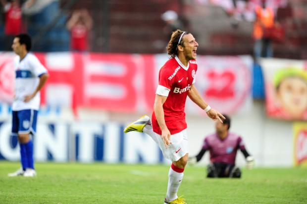 Cotação ZH: Forlán é o destaque do Inter na vitória por 2 a 0 sobre o Esportivo Mauro Vieira/ Cotação ZH: Forlán é o destaque do Inter na vitória por 2 a 0 sobre o Esportivo Mauro Vieira/