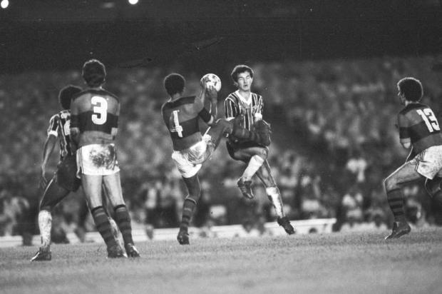 Há 30 anos, Grêmio estreava com empate na Copa Libertadores de 1983 Tude Munhoz/Agencia RBS Há 30 anos, Grêmio estreava com empate na Copa Libertadores de 1983 Tude Munhoz/Agencia RBS