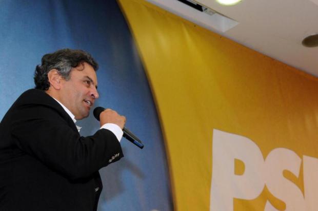 Aécio Neves diz que Dilma tirou os olhos de 2013 Gabinete de Aécio Neves/Divulgação