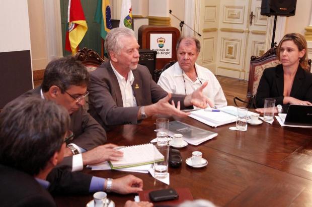 Fortunati promete agilidade na liberação de alvarás para casas noturnas de Porto Alegre Ivo Gonçalves,Prefeitura de Porto Alegre/Divulgação Fortunati promete agilidade na liberação de alvarás para casas noturnas de Porto Alegre Ivo Gonçalves,Prefeitura de Porto Alegre/Divulgação