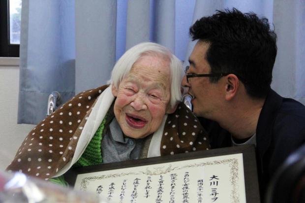 Mulher mais velha do mundo completa 115 anos TOMOHITO OKADA / NURSING HOME KURENAI/AFP