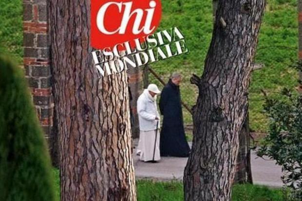 Revista italiana publica primeira foto do Papa Emérito Reprodução/Revista Chi Revista italiana publica primeira foto do Papa Emérito Reprodução/Revista Chi