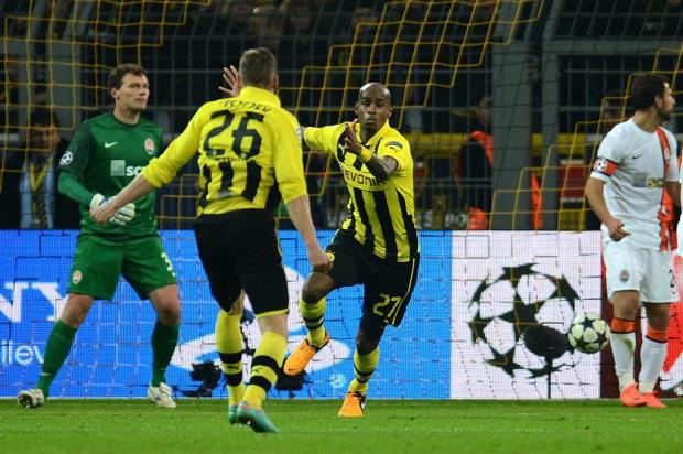 Borussia Dortmund goleia o Shakhtar Donetsk e avança na Liga dos Campeões Patrik Stollarz/AFP Borussia Dortmund goleia o Shakhtar Donetsk e avança na Liga dos Campeões Patrik Stollarz/AFP