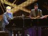Elton John começou seu show tocando The Bitch is Back