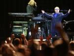 Elton John faz show em POA