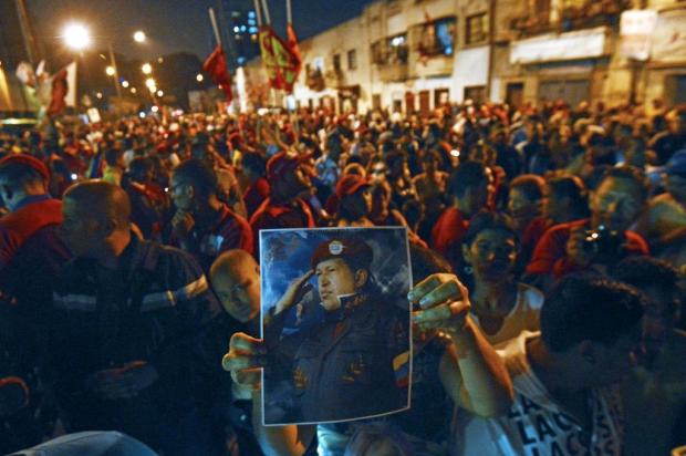 Vice-presidente assume na Venezuela e convoca eleições em 30 dias, diz chanceler Leo Ramirez/AFP