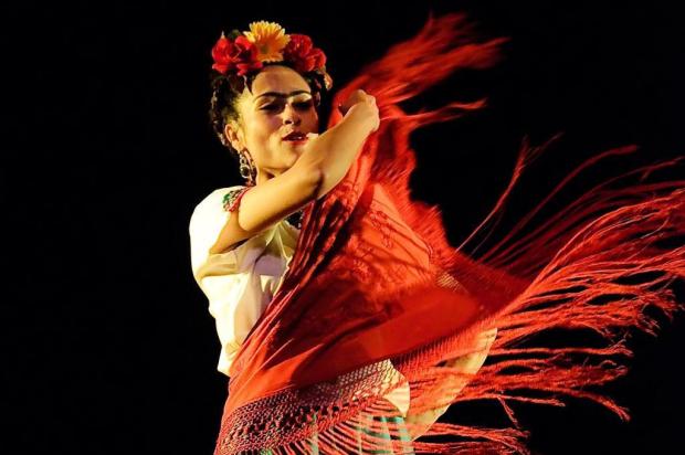 Peça traz história de Frida Kahlo ao Teatro Sesc Centro Carlos Sillero/Divulgação Peça traz história de Frida Kahlo ao Teatro Sesc Centro Carlos Sillero/Divulgação