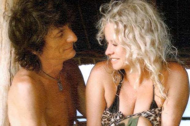 Ex-mulher de Rolling Stone revela ter dado drogas aos filhos, diz site Divulgação/