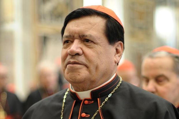 Vítimas de abuso sexual reúnem 20 mil assinaturas para que cardeal mexicano não vá ao conclave OSSERVATORE ROMANO/AFP