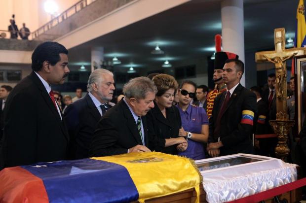 Presidente interino anuncia que velório de Chávez dura mais uma semana Presidência da Venezuela/AFP Presidente interino anuncia que velório de Chávez dura mais uma semana Presidência da Venezuela/AFP