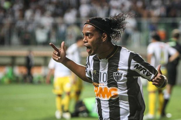 Ronaldinho brinca com repórter após vitória do Atlético-MG: "Quer namorar comigo?" Site oficial- Atlético-MG/Divulgação