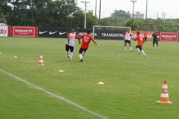 Em treino no Parque Gigante, Inter reduz gramado e simula dimensões do estádio do São Luiz Augusto Turcato/ Agência RBS/
