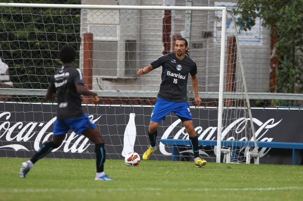 Barcos é destaque em treino tático do Grêmio antes de enfrentar o Caracas Lucas Uebel, Divulgação/ Barcos é destaque em treino tático do Grêmio antes de enfrentar o Caracas Lucas Uebel, Divulgação/