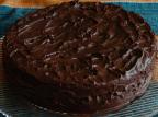 Torta de chocolate recebe recheio que leva leite condensado Genaro Joner/Agencia RBS