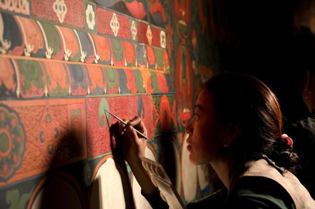 Budistas reconstroem murais tibetanos sagrados no Nepal Gilles Sabrie/NYTNS Budistas reconstroem murais tibetanos sagrados no Nepal Gilles Sabrie/NYTNS