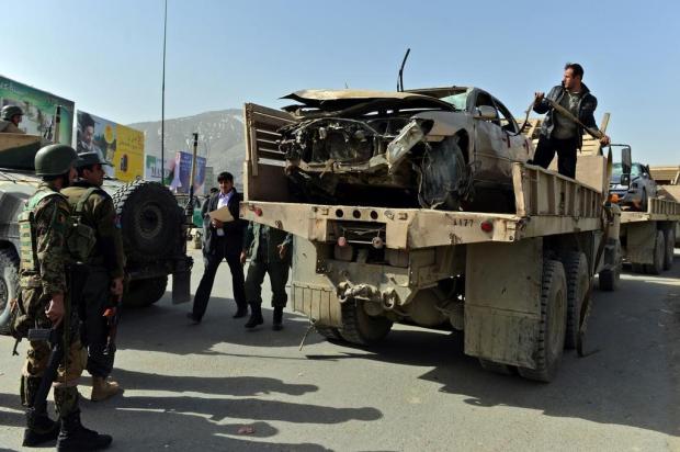 Ataque em Cabul deixa nove mortos durante visita de secretário dos EUA MASSOUD HOSSAINI/AFP
