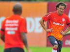 Forlán vê interesse mexicano como "rumor" e mira Estados Unidos no futuro Lauro Alves/Agencia RBS Forlán vê interesse mexicano como "rumor" e mira Estados Unidos no futuro Lauro Alves/Agencia RBS