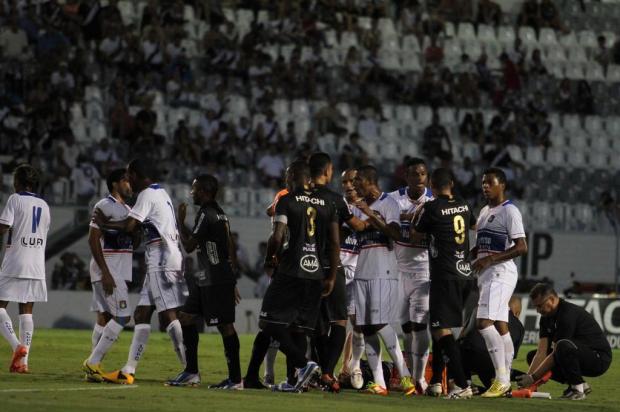 Lances violentos expõem dificuldades da arbitragem e reabrem discussão sobre os perigos do carrinho GUSTAVO MAGNUSSON/FOTOARENA/ESTADÃO CONTEÚDO Lances violentos expõem dificuldades da arbitragem e reabrem discussão sobre os perigos do carrinho GUSTAVO MAGNUSSON/FOTOARENA/ESTADÃO CONTEÚDO