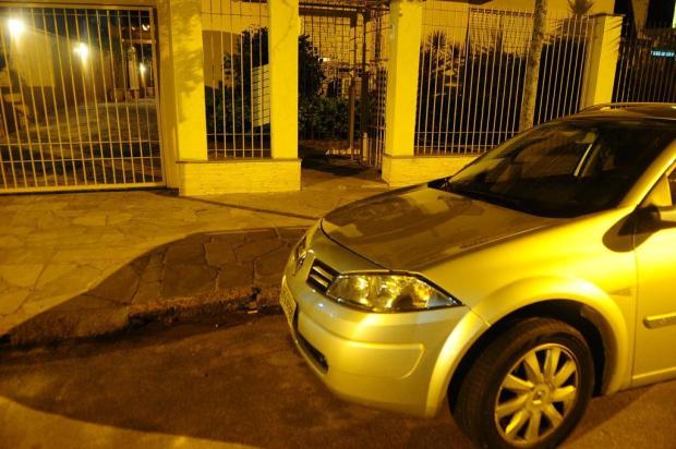 Arma abandonada no bairro Partenon pode ter sido usada na morte de jovem em Porto Alegre Jean Schwarz/Agencia RBS Arma abandonada no bairro Partenon pode ter sido usada na morte de jovem em Porto Alegre Jean Schwarz/Agencia RBS