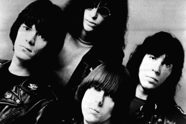 Viúva de Johnny Ramone diz que pretende produzir filme sobre a banda Ver Descrição/Ver Descrição Viúva de Johnny Ramone diz que pretende produzir filme sobre a banda Ver Descrição/Ver Descrição