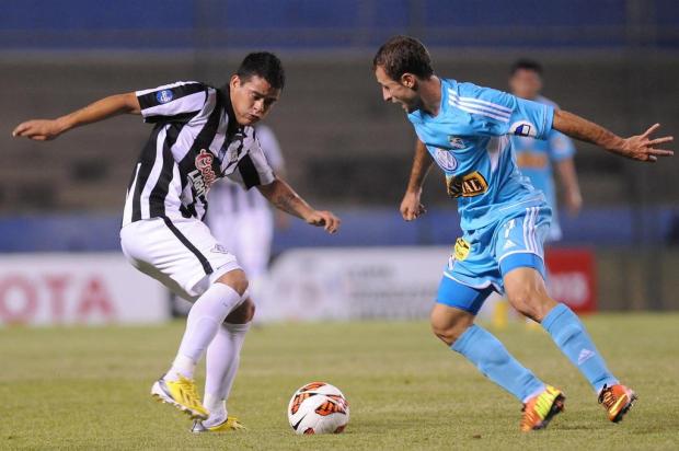 Libertad e Sporting Cristal empatam pelo grupo do Palmeiras na Libertadores Norberto Duarte/AFP Libertad e Sporting Cristal empatam pelo grupo do Palmeiras na Libertadores Norberto Duarte/AFP