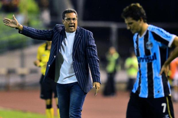 "Tivemos chance de matar o jogo e não matamos", afirma Luxa sobre derrota Luis Acosta/AFP "Tivemos chance de matar o jogo e não matamos", afirma Luxa sobre derrota Luis Acosta/AFP