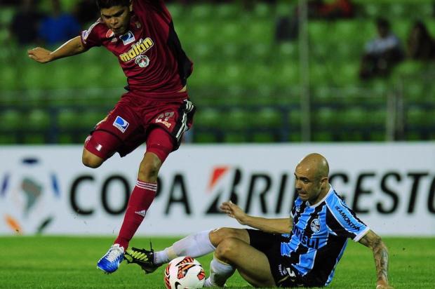 Grêmio quer mais um zagueiro para a disputa da Libertadores RONALDO SCHEMIDT/AFP Grêmio quer mais um zagueiro para a disputa da Libertadores RONALDO SCHEMIDT/AFP