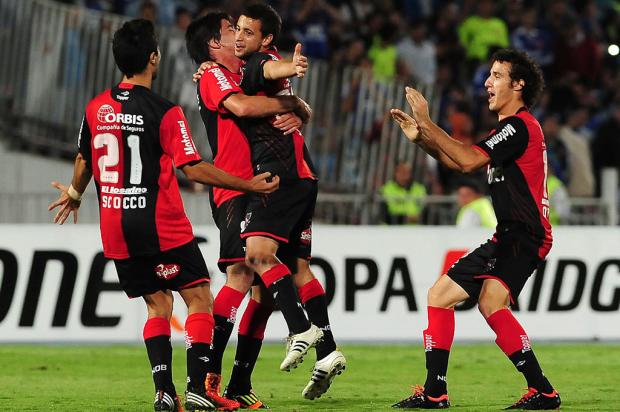 Newell's Old Boys vence a La U no Chile e deixa Grupo 7 embolado Claudio Santana,AFP/ Newell's Old Boys vence a La U no Chile e deixa Grupo 7 embolado Claudio Santana,AFP/