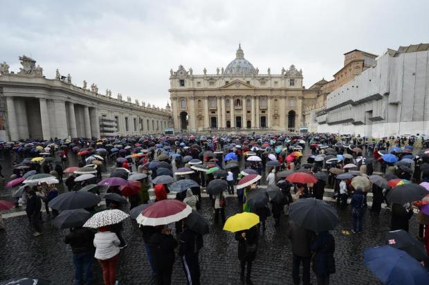 Segundo dia de conclave pode ter quatro votações ANDREAS SOLARO/AFP