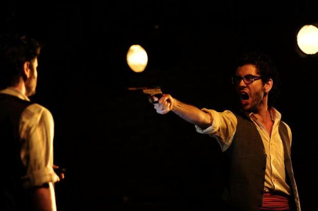 Cia Rústica estreia, em Porto Alegre, saga teatral sobre anti-herói gaúcho Mauro Vieira/Agencia RBS Cia Rústica estreia, em Porto Alegre, saga teatral sobre anti-herói gaúcho Mauro Vieira/Agencia RBS