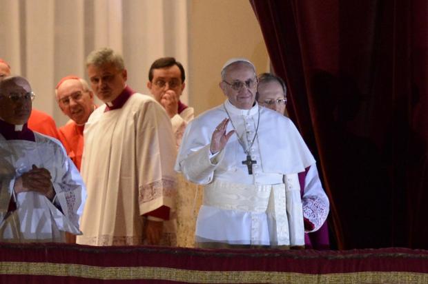 Bispo Auxiliar de Porto Alegre comenta escolha do novo papa: "Tomara que seja capaz de dialogar com o nosso mundo" FILIPPO MONTEFORTE, AFP/clicRBS