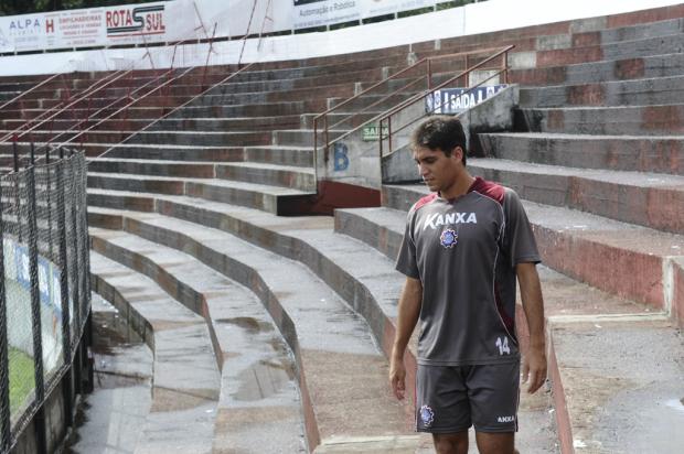 Volante Alisson será julgado nesta quinta-feira por cusparada em Leandro Damião Daniela Xu /Agência RBS